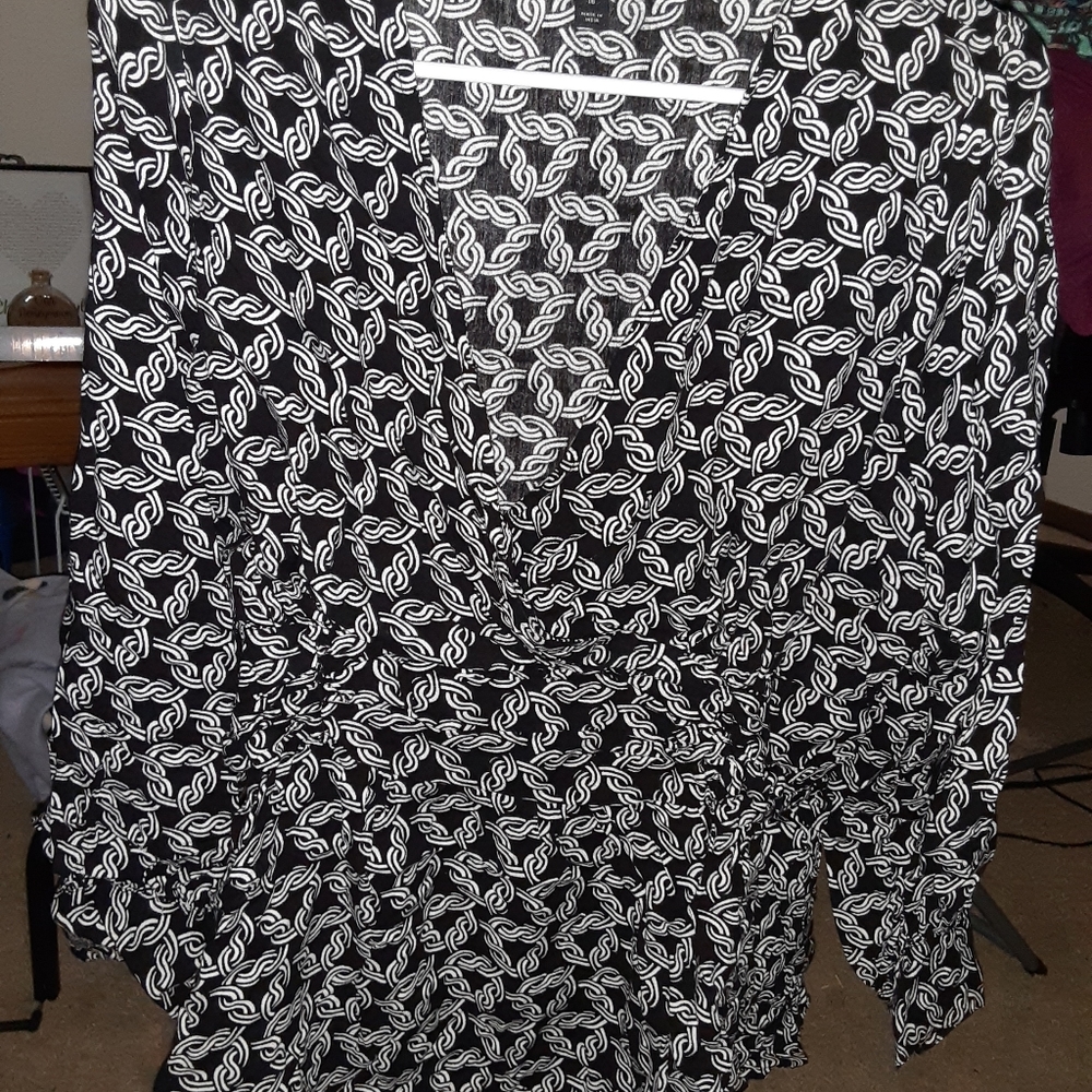 Lane Bryant chain link top